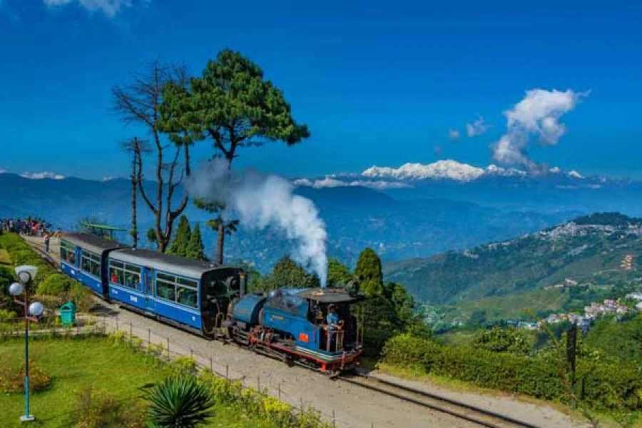 Best Time to Visit Darjeeling in 2026 | Weather, Seasons & Travel Guide